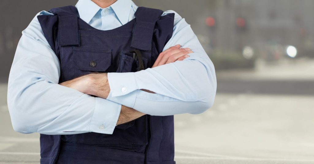 Uniformes resistentes para equipos de seguridad privada en exteriores