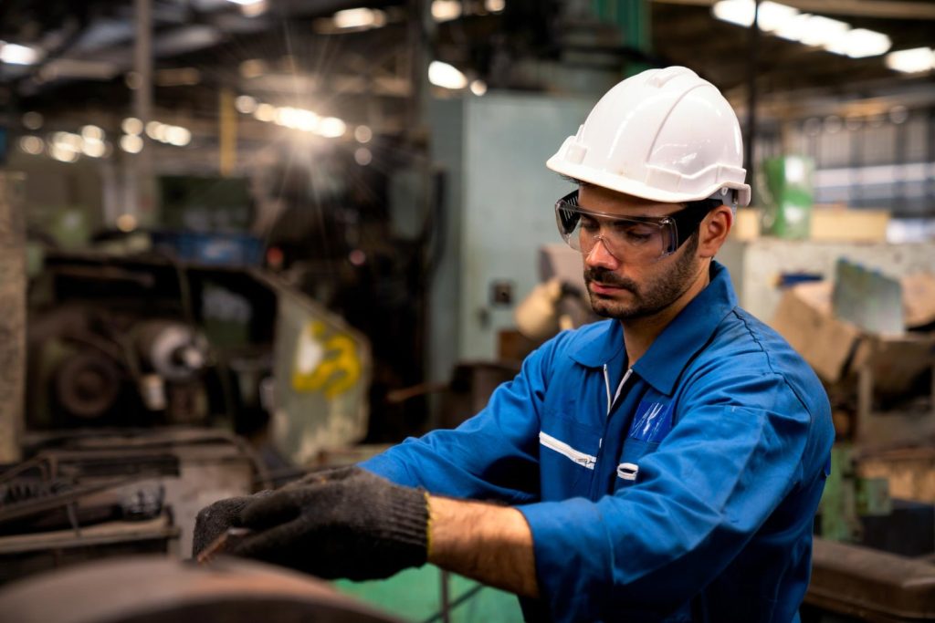 vestuario laboral para mecánicos